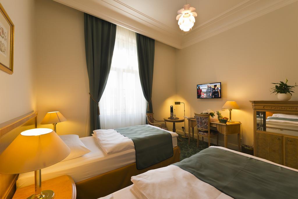 Grandhotel Ambassador Narodni Dum Karlovy Vary Cameră foto